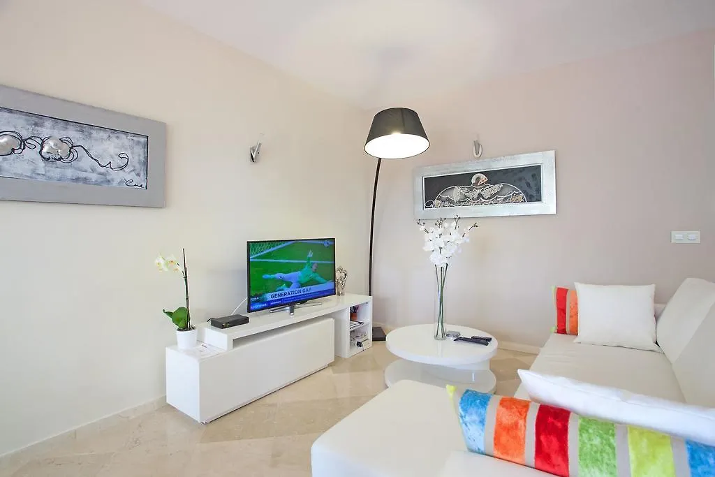 Apartment Pinos De Aloha Marbella